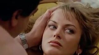 La ragazza dal pigiama giallo 1977 (Threesome erotic scene)