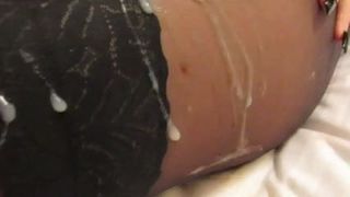 cum on legs in nylon. Sborro su troia in collant