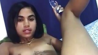 Mama zendeya masturbates and masturbates while shaking with pleasure