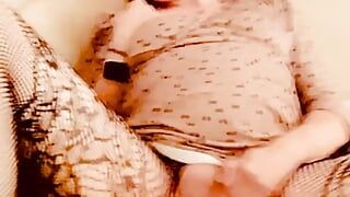 Masturbation of Polish young pregnant wife and asks friends husband cock