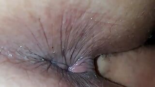 Votze und dann ins arschloch gefickt